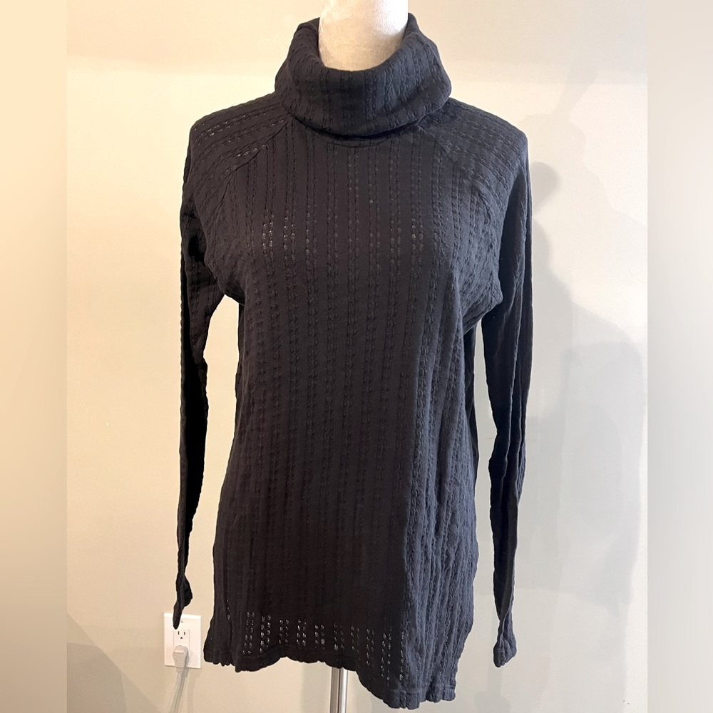Velvet by Graham & Spencer turtle neck tunic size small